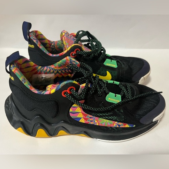 Nike Youth Black Giannis Immortality Basketball Shoes - Picture 2 of 8